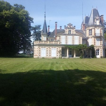 Chateau De Maucouvent Challuy Buitenkant foto