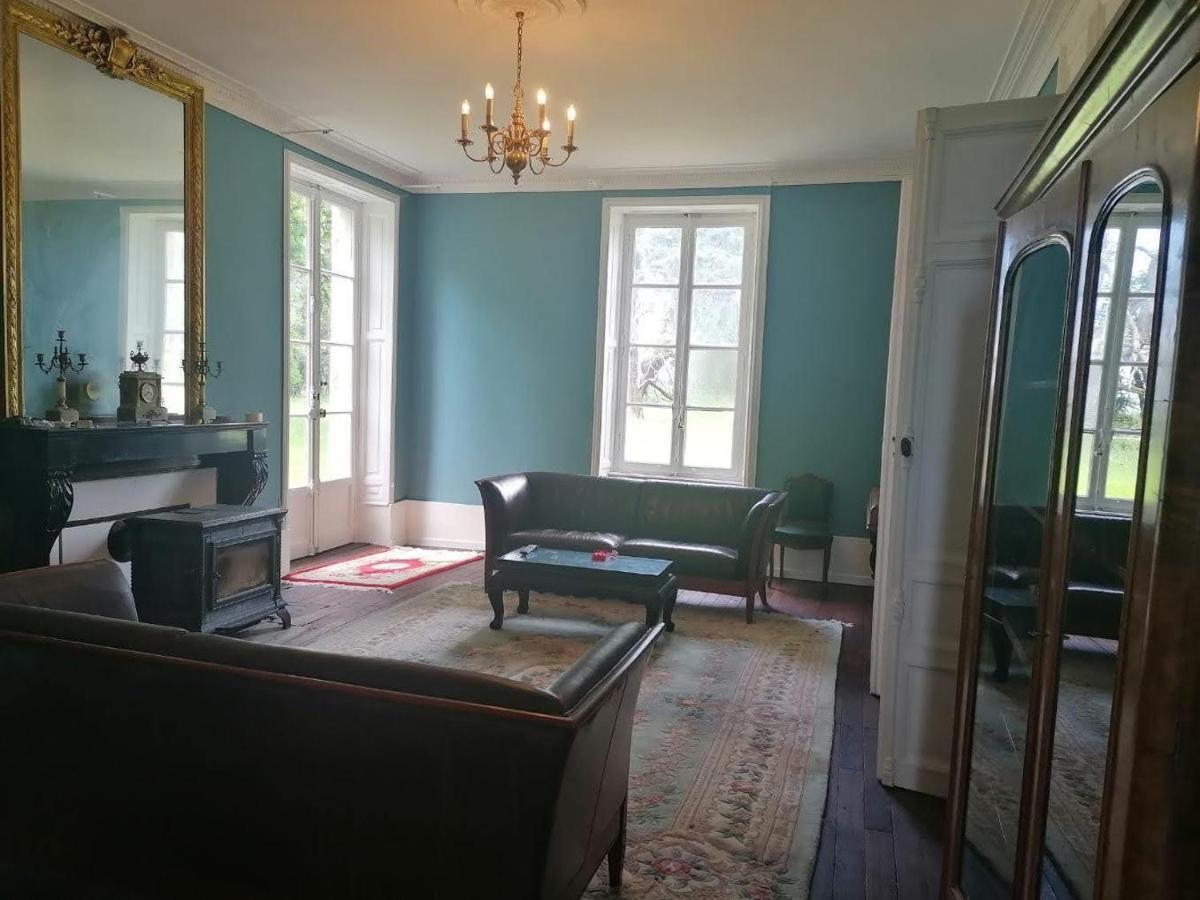 Chateau De Maucouvent Challuy Buitenkant foto