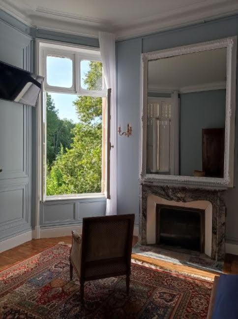 Chateau De Maucouvent Challuy Buitenkant foto