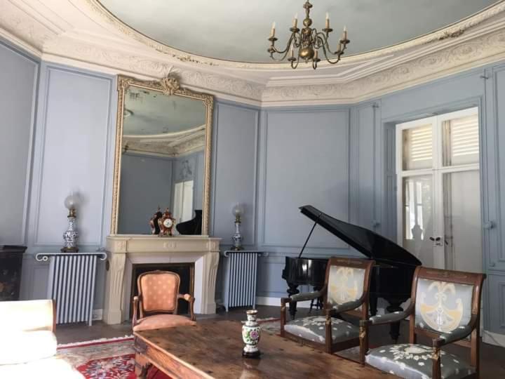 Chateau De Maucouvent Challuy Buitenkant foto