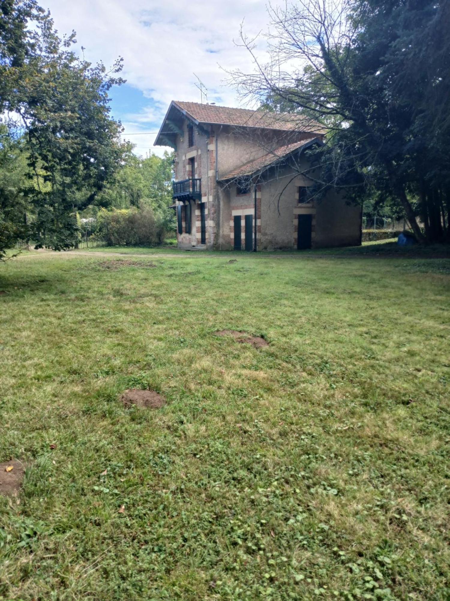 Chateau De Maucouvent Challuy Buitenkant foto